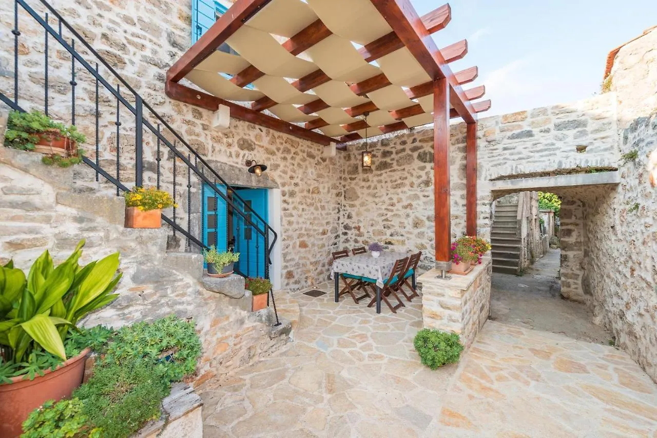 Holiday Home Lipa Nasa Nevidane Croatia