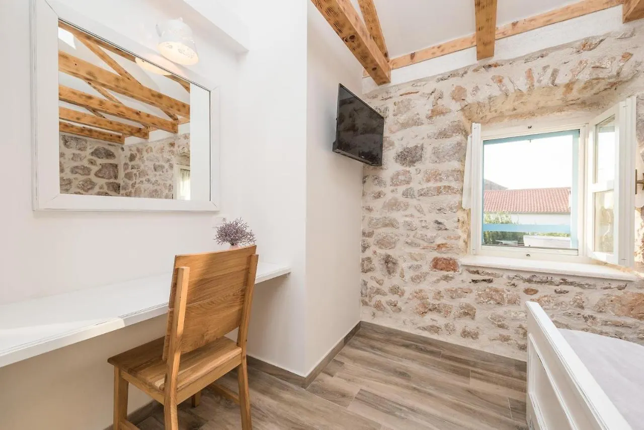 Holiday Home Lipa Nasa Nevidane Croatia